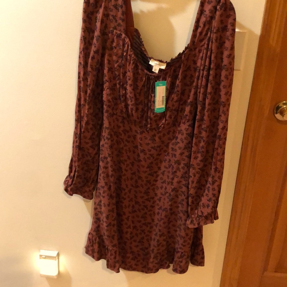 Gorgeous peasant style dress.